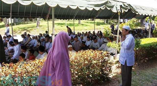 Tausiah Perdana, UAS Ajak Beramal Harta