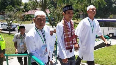 Tausiah Perdana, UAS Ajak Beramal Harta