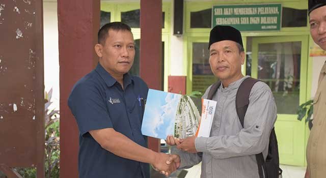 Pupuk Kaltim Berbagi Berlanjut, Bantu Warga Kurang Mampu dan Sumbang Musala