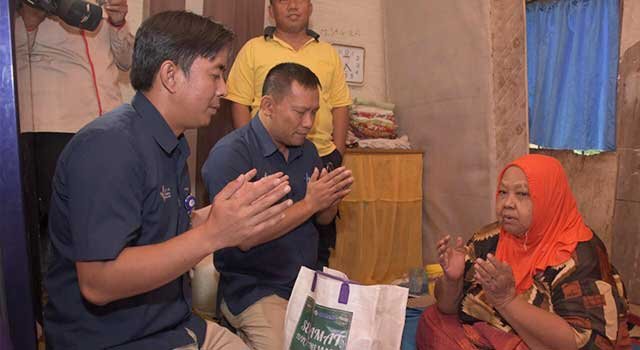 Pupuk Kaltim Berbagi Berlanjut, Bantu Warga Kurang Mampu dan Sumbang Musala