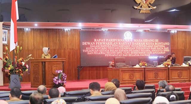 Raperda THR dan Tunjangan ke-13 Disetujui DPRD