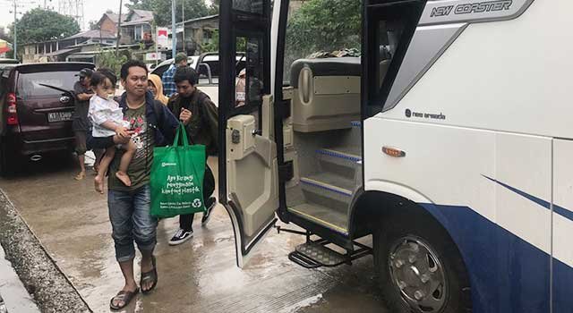 Jalan Menuju Bandara Terendam Banjir, Pesawat Tunda Penerbangan