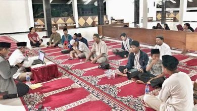 Beriktikaf di Masjid Nurul Ilmi, Khatamkan Satu Juz Setiap Malam