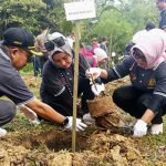 Kajari Tanam Pohon, Neni: Harus Dipelihara Sampai Tumbuh