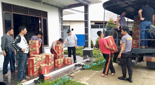 Polisi Sita Ribuan Botol Miras yang Dipasarkan Secara Online