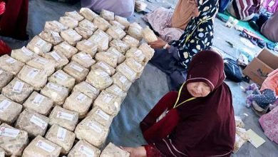 Yayasan Yabis Bagikan Ribuan Daging Kurban Menggunakan Besek Anyaman Bambu