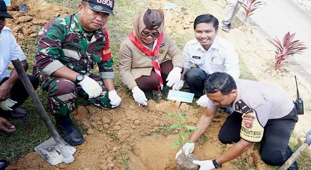 75 Pohon Gaharu Ditanam di WTP Loktuan