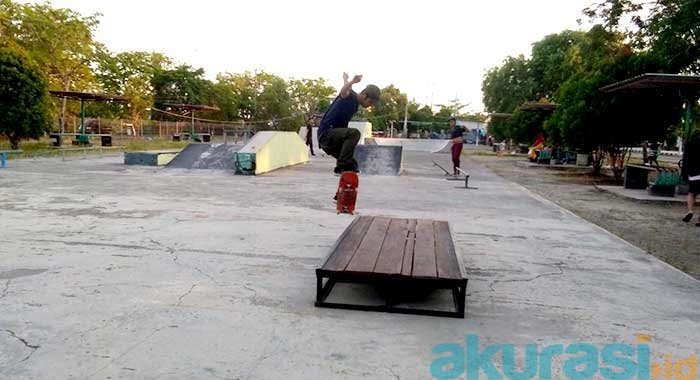 skateboarding bontang