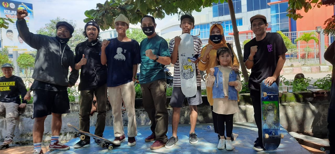 Celebrity Scatebording Day