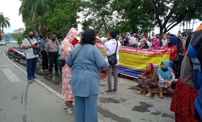Warga Mendadak Demo Pemprov Kaltim, Minta Aktivitas Pembongkaran SKM Dihentikan, Kenapa