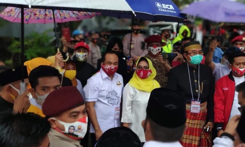 Diusung 8 Parpol, Neni-Joni Mendaftar ke KPU, Erwin: Semua Pakai Protokol Kesehatan