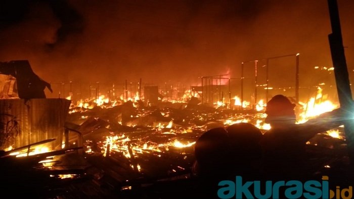 BREAKING NEWS! Kebakaran Bontang Kuala Hanguskan Rumah di Depan Panggung