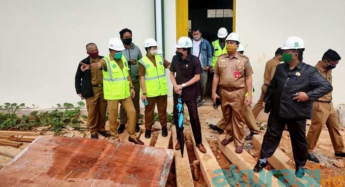 Dianggap Sempit, Rustam Sorot Kios Pembangunan Pasar Taman Citra Mas Loktuan
