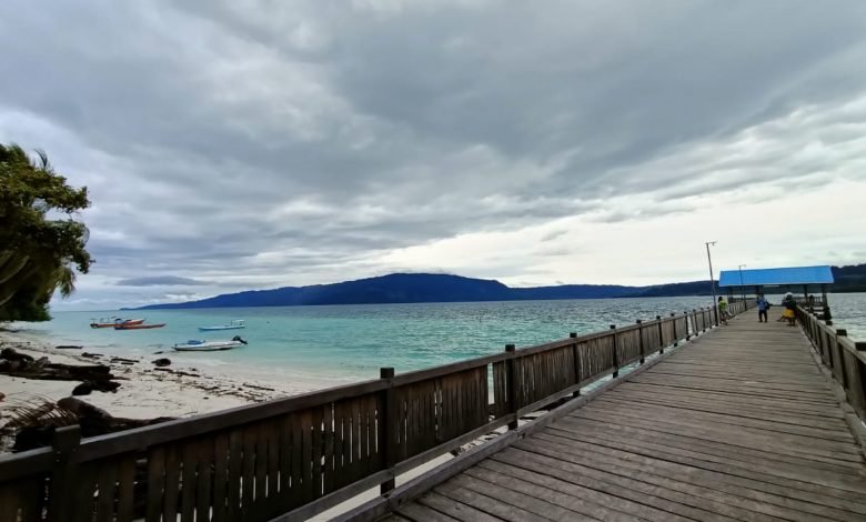 Pulau Kaniungan Biduk-biduk Sepi Wisatawan