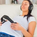 Manfaat Mendengarkan Musik pada Janin dan Ibu Hamil