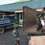 Korem 091/ASN Peduli Banjir Kalsel melalui Kodim 0904/Tng Kirim 2 Truk Sembako