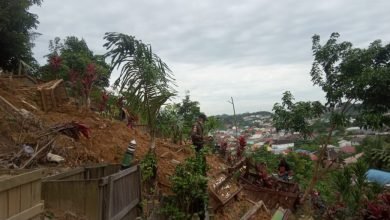 Makam TPU Damanhuri Longsor Akibat Hujan Deras