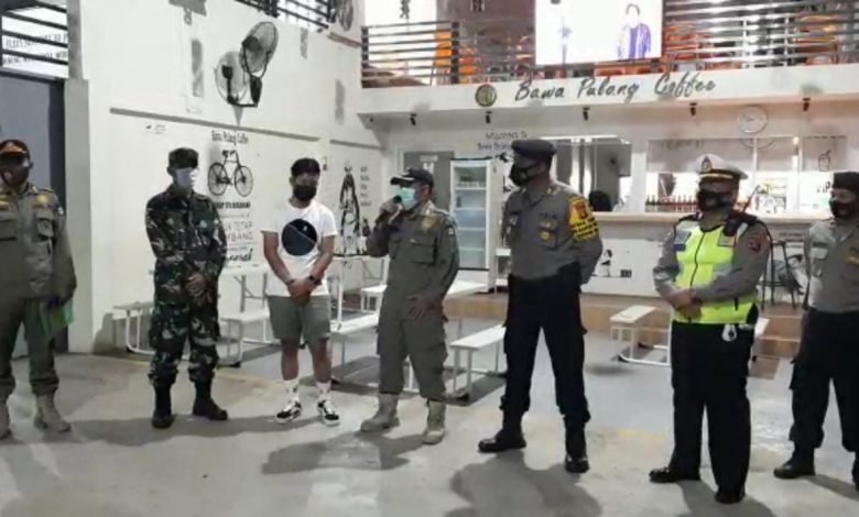 Penerapan Pemberlakuan Kegiatan Masyarakat Dimulai, Aparat Rutin Razia