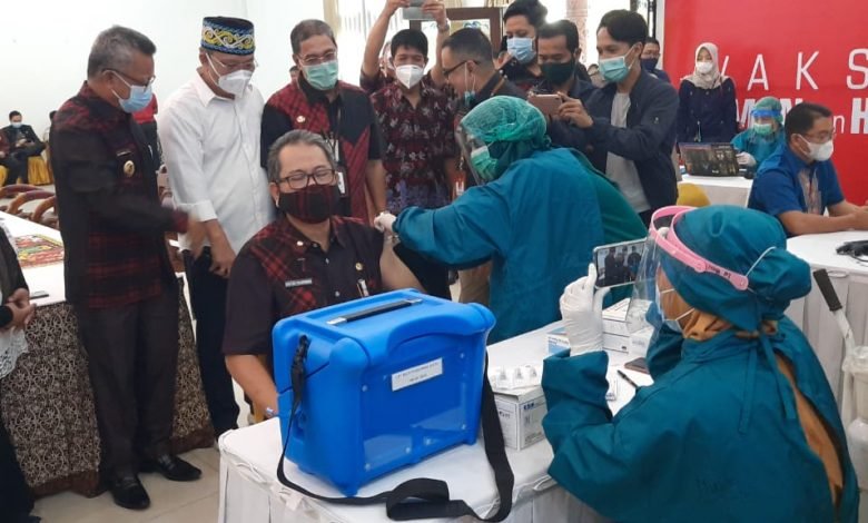 Pejabat dan Tokoh Agama Divaksin, 3 Perwakilan Tak Lolos Skrining