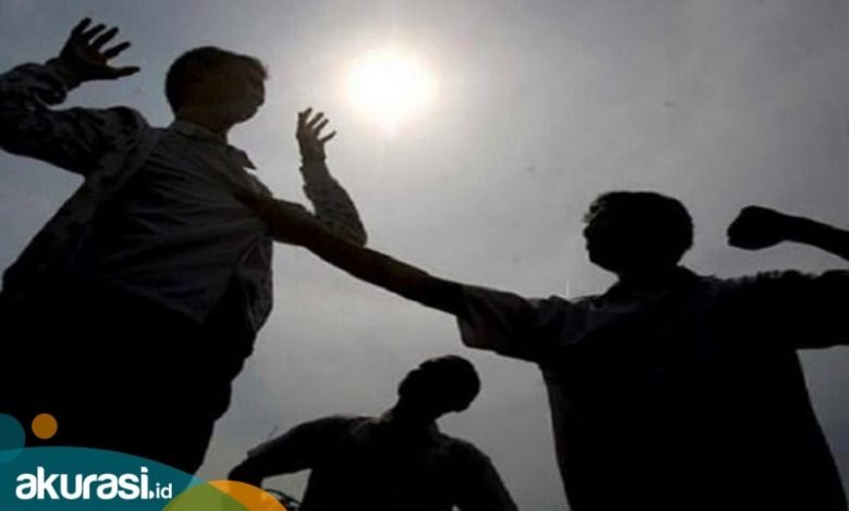Cekcok Berujung Duel Maut, Satu Terkapar Bersimbah Darah