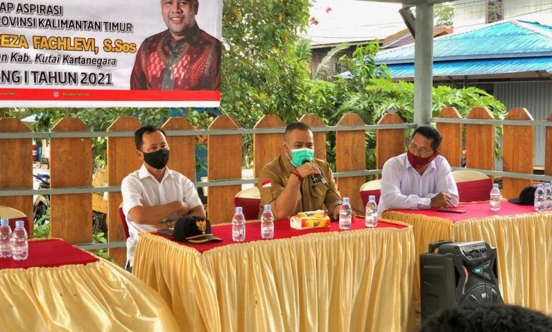 Gelar Reses di Desa Kutai Lama, Warga Minta Akhmed Reza Fachlevi Bangun TPS