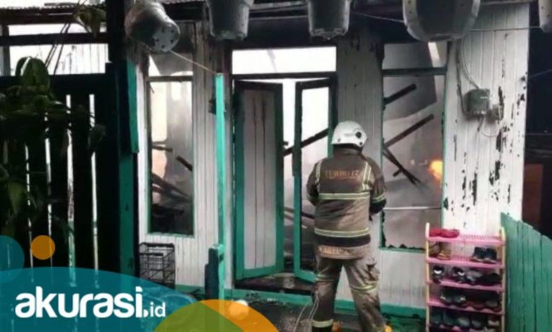 Baru Saja Ditinggal Pemiliknya, Rumah di Samarinda Seberang Ludes Terbakar, 2 Bangunan Lain Ikut Terjilat Api
