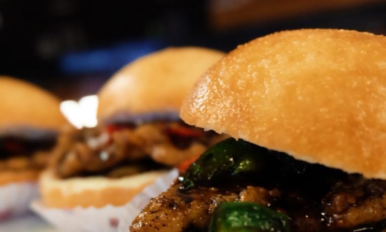 buat sobat Akurasi Food, mungkin pilihan menu makanan yang kini telah disediakan Hotel Grand Kartika (GK) Samarinda