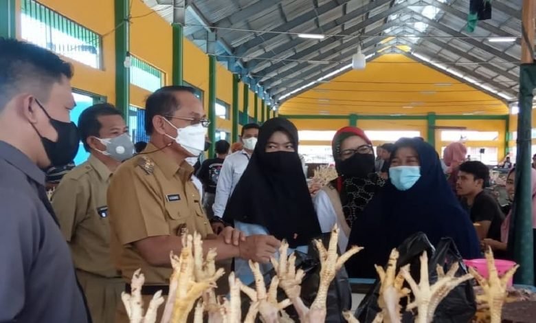 Rusmadi Sambangi Pasar Segiri, Ingatkan Pedagang Jauhi Kekumuhan, Jangan Ada Lagi Jukir Liar