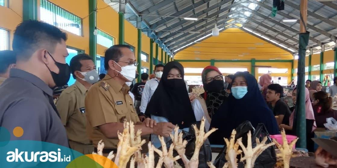Rusmadi Sambangi Pasar Segiri, Ingatkan Pedagang Jauhi Kekumuhan, Jangan Ada Lagi Jukir Liar 