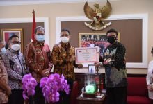 Raih Penghargaan Pelayanan Publik, Andi Harun: Terima Kasih Syaharie Jaang dan Barkati