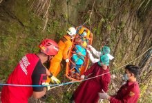 Hidup Sendiri di Atas Gunung Dekat Jembatan Mahakam, Pria Ini Dievakuasi SAR karena Strok