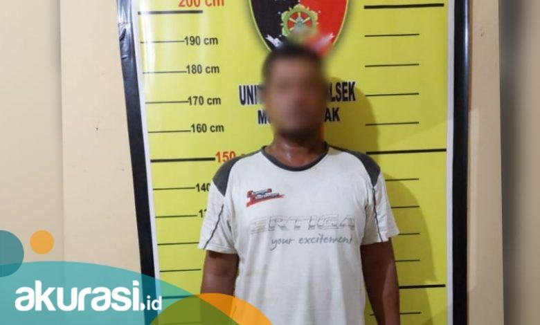 Apes! Lagi Enak-enak Makan Nasi Kuning, Kepala Dihantam Besi Kunci Dongkrak