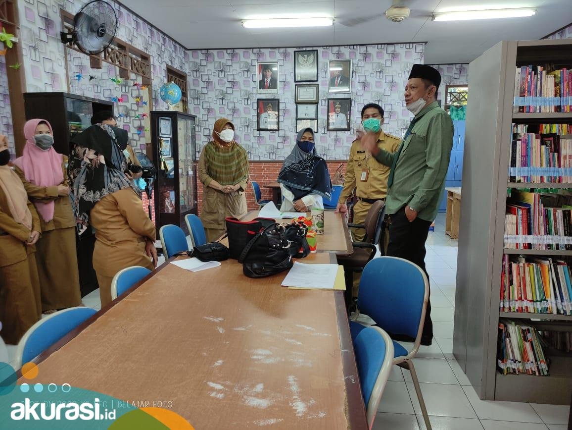 Kunjungan ke Perpustakaan Loktuan, Kepala DPK Bontang: Semoga Menang di Lomba Tingkat Provinsi