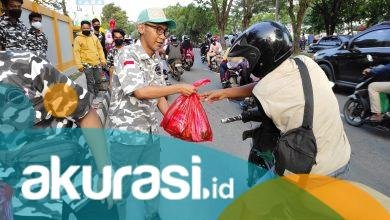 Bapera Kaltim Berbagi Berkah Ramadan, Bagikan 300 Paket Sembako Pada Pengendara