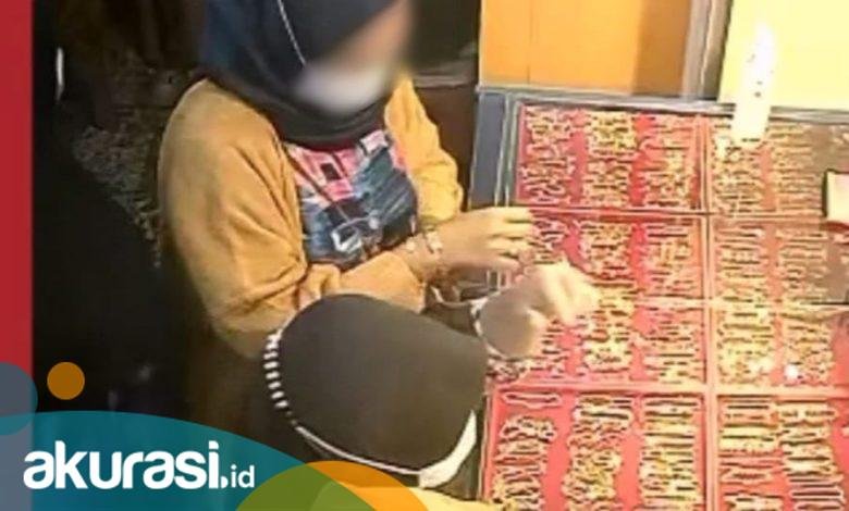 Emak-Emak Curi Gelang Emas, Beralasan Mengejar Anak
