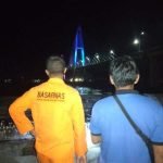 Nekat Bunuh Diri, Pemuda 20 Tahun Loncat dari Jembatan Mahkota II, Tim SAR Masih Mencari Korban