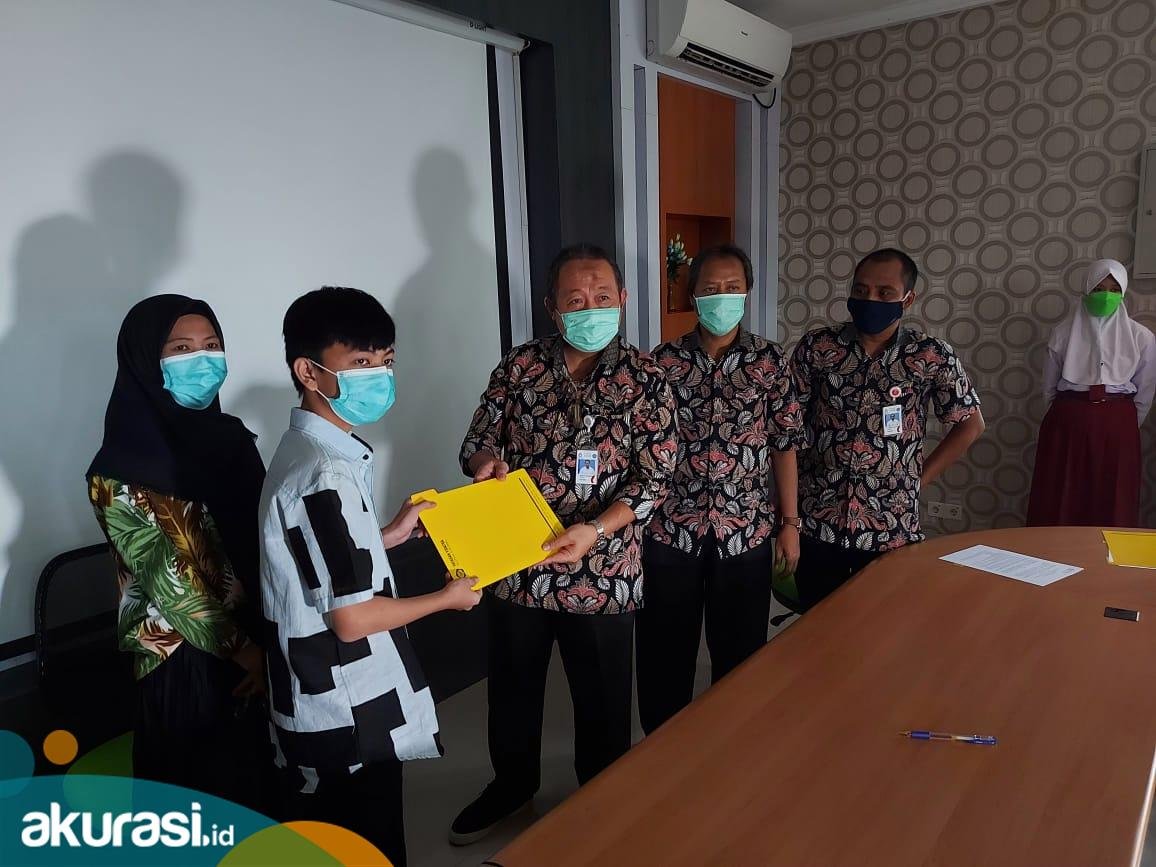 Raih Beasiswa Yayasan Vidatra, 6 Siswa Tanda Tangan MoU