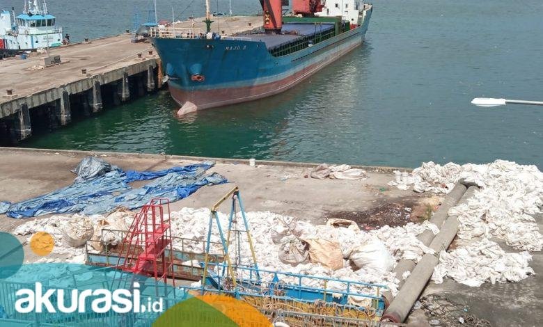 Pelabuhan Kotor Penuh Sampah, Pos Masuk Tak Dijaga, Dishub: Harusnya Dijaga Perusda AUJ