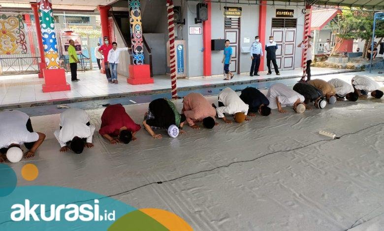 Para Napi Sujud Syukur Setelah Dapat Remisi Hari Raya, 2 Orang Langsung Pulang