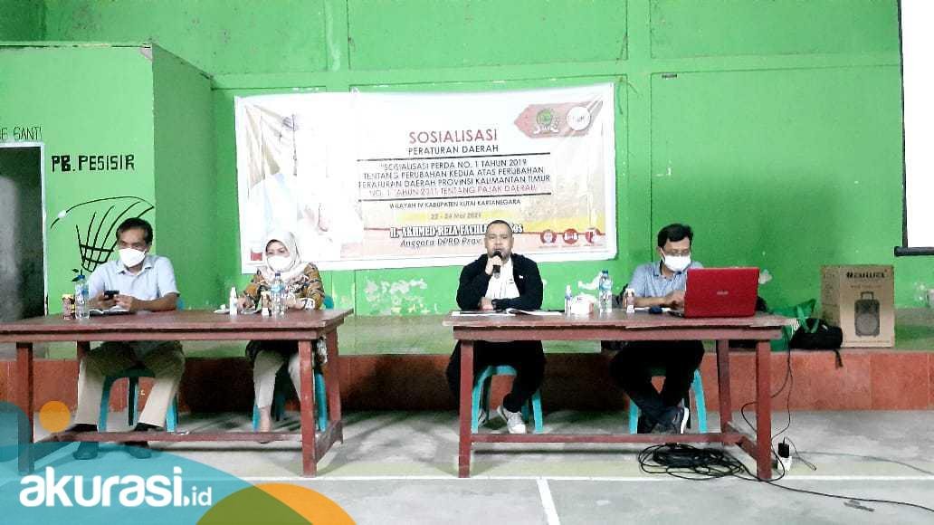 Ingatkan Pentingnya Bayar Pajak, Akhmed Reza Fachlevi Sosialisasi Perda di Handil Baru