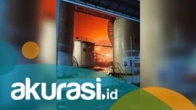 Tangki Kilang Cilacap Terbakar saat Hujan Deras Disertai Petir