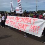 Tak Lulus Tes Honorer, Puluhan Guru Kontrak Demo di Depan Kantor DPRD