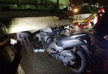 Pemotor Tewas Hantam Truk Parkir, Diduga Tak Fokus Berkendara