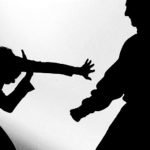 Dihantam Batu Bata, Wanita Penjaga Warung Kopi Dirampok