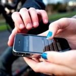 Simpan Ponsel di Dasbor Motor, Wanita Cantik Dijambret Usai Pulang Kerja