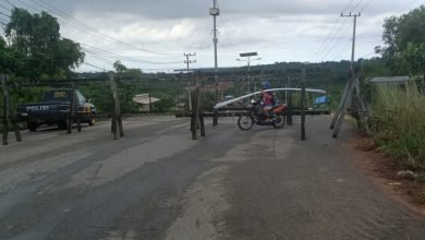 Penyekatan Area Bukit Kusnodo Bontang Diterabas, Warga Nekat Melintas Meski Dipagar Kawat Berduri