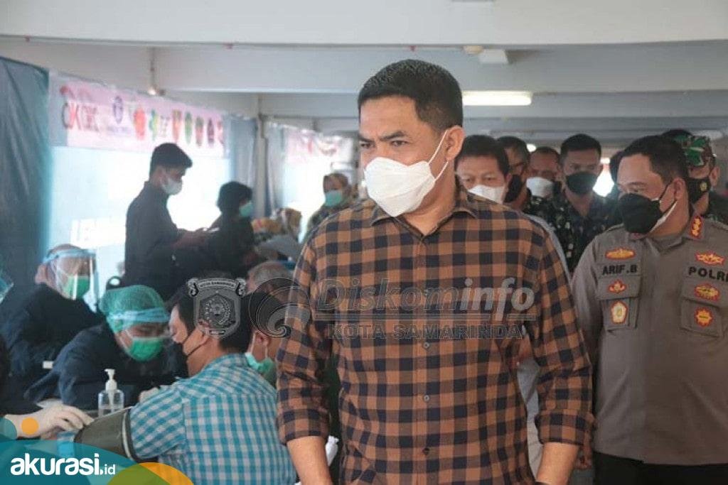 Dukung Percepatan Herd Imunity, Wali Kota Samarinda Andi Harun Hadiri Vaksinasi OJK Kaltim