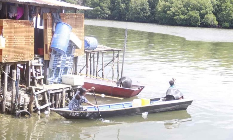 Peliknnya Kehidupan Pulau Gusung: Barang Langka Bernama Air Bersih dan Listrik yang Terseok-Seok (3)