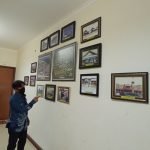 Melihat Galeri Foto Bersejarah di Dinding Dinas Perpustakaan dan Kearsipan Bontang