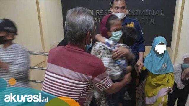 Seorang Nenek Terlilit Utang Demi Obatin Anak, 2 Cucuknya Dibawa Rentenir Jadi Jaminan
